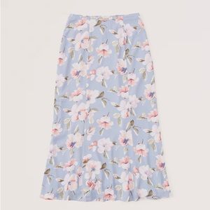 Abercrombie Midi Skirt, lilac floral pattern, size petite small
